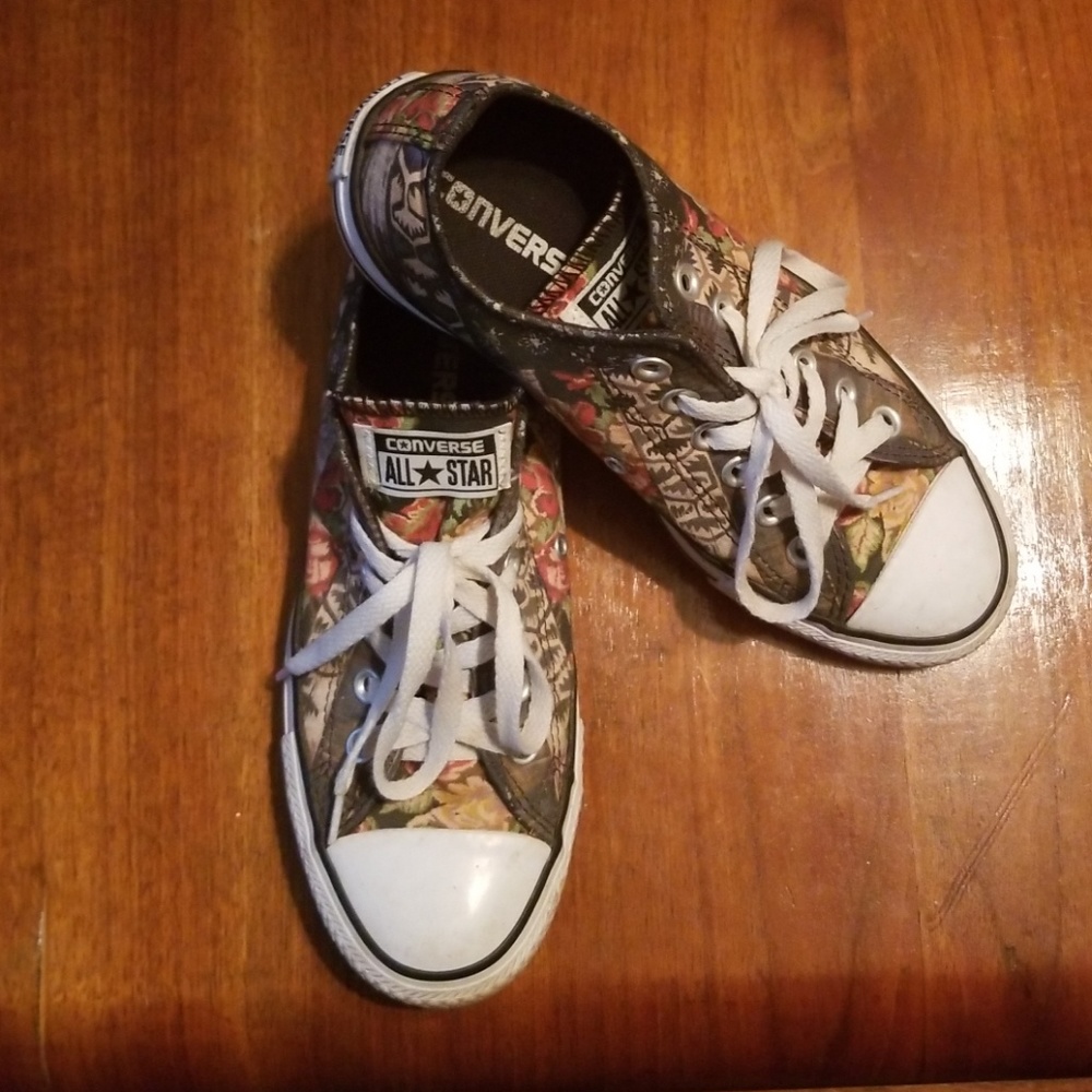 Floral pattern Converse